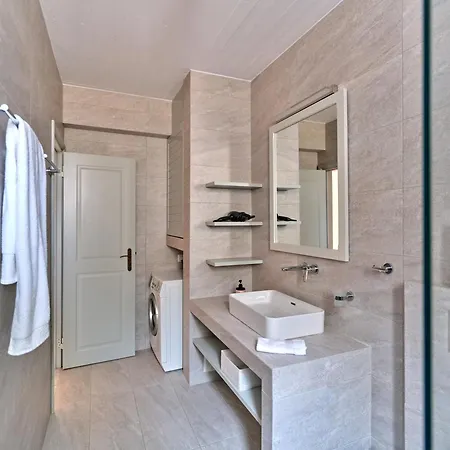 House Kohyli 5d Paros בית נופש