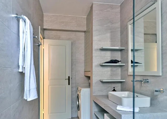 House Kohyli 5d Paros *